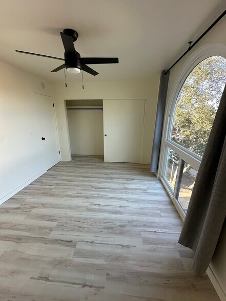 Building Photo - 1120 McClellan Ave