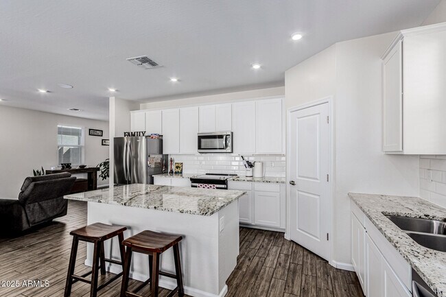 Building Photo - 17478 W Paraiso Ln