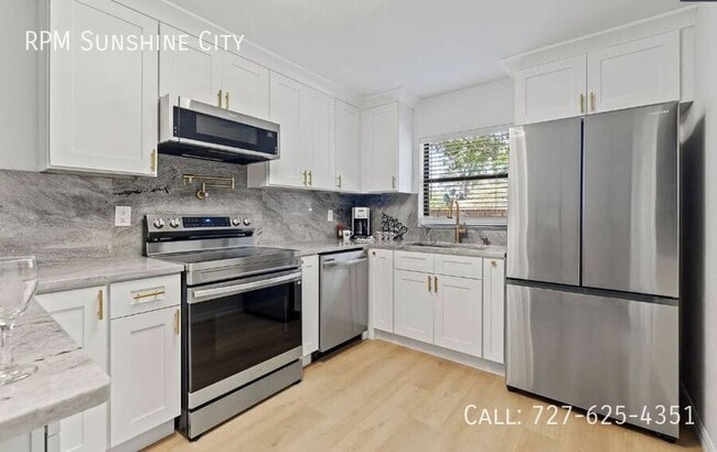 Building Photo - 4702 15th Ave S