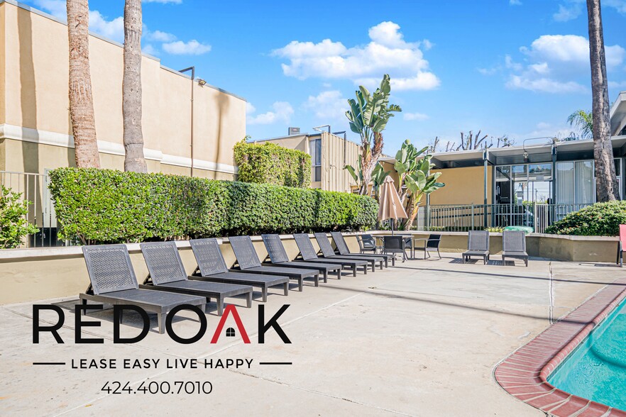 Building Photo - 15101 Magnolia Blvd