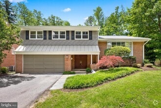 Building Photo - 1222 Noyes Dr
