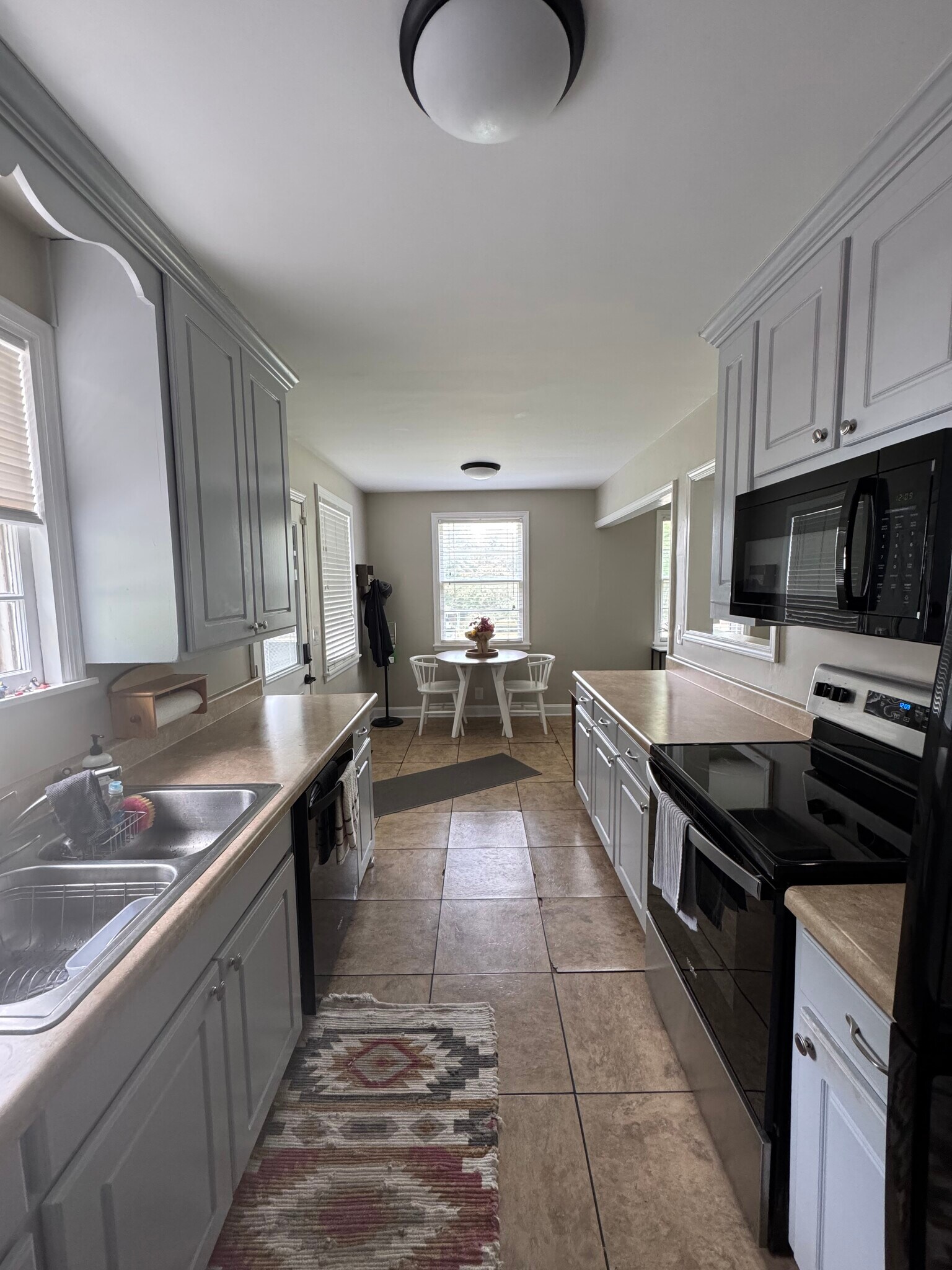 Building Photo - 2942 Sinbad Dr