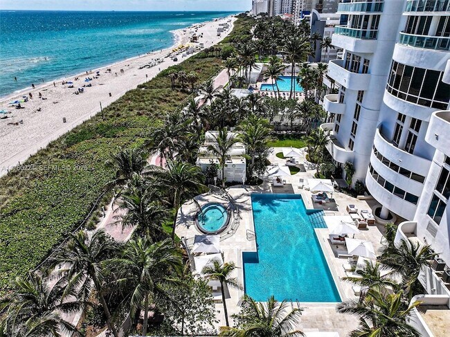 Building Photo - 6365 Collins Ave