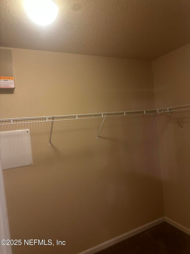 Building Photo - 45157 Ingleham Cir