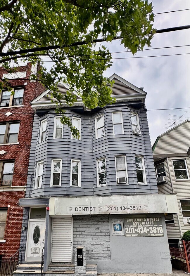 Building Photo - 2275 John F. Kennedy Blvd