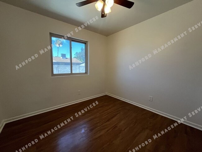 Building Photo - BEAUTIFUL 3 BEDROOM 2 BATHROOM HOME IN NORTH PHOENIX