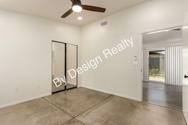 Building Photo - 615 E Helen St