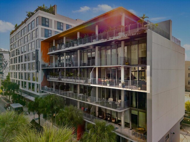 Building Photo - 250 NW 24th St