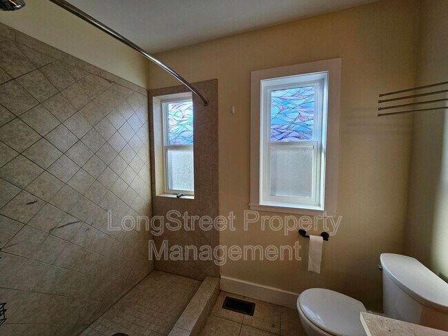 Building Photo - 7855 N Wabash Ave