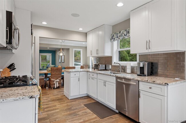 Building Photo - 50 Hubbard Ln