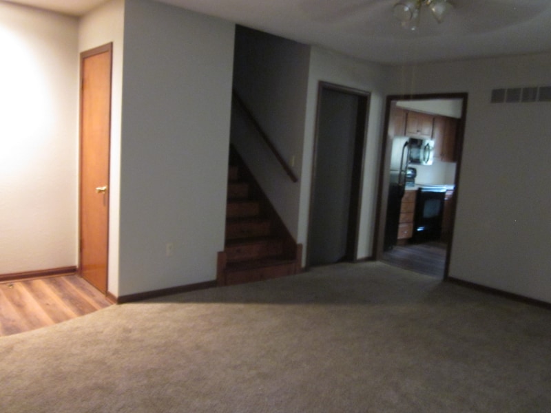 Building Photo - 427 S Cardinal Dr