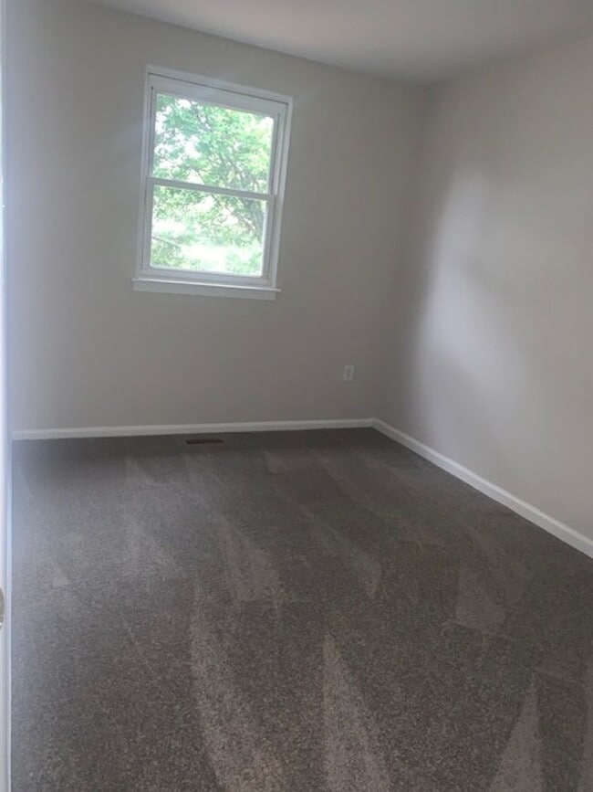 Building Photo - 3 Bedroom Townhome - Glen Burnie