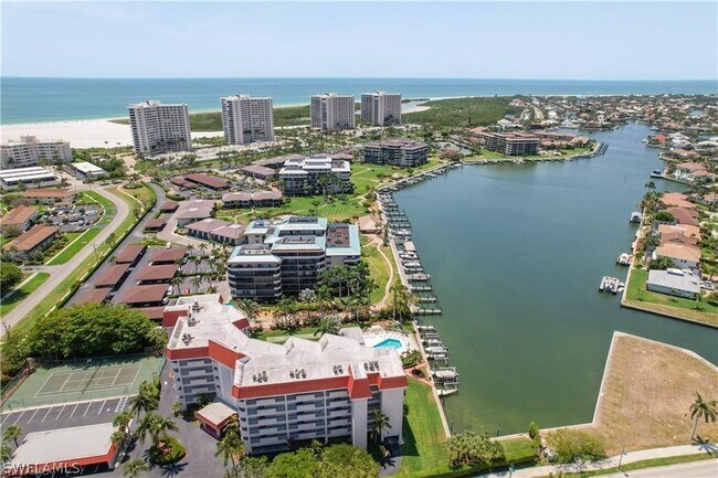 Building Photo - 260 Seaview Ct