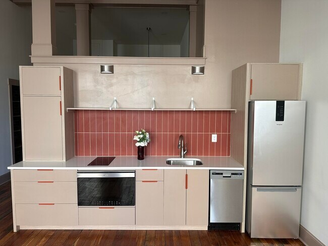 Building Photo - 307 W Main St