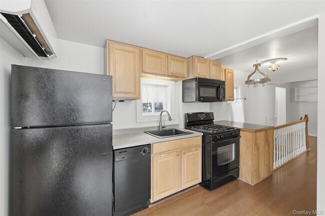 Building Photo - 265 Oakland Valley Rd