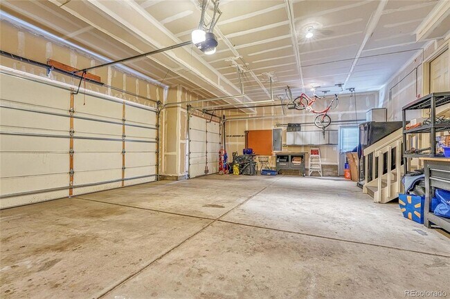 Building Photo - 17672 E Weaver Pl