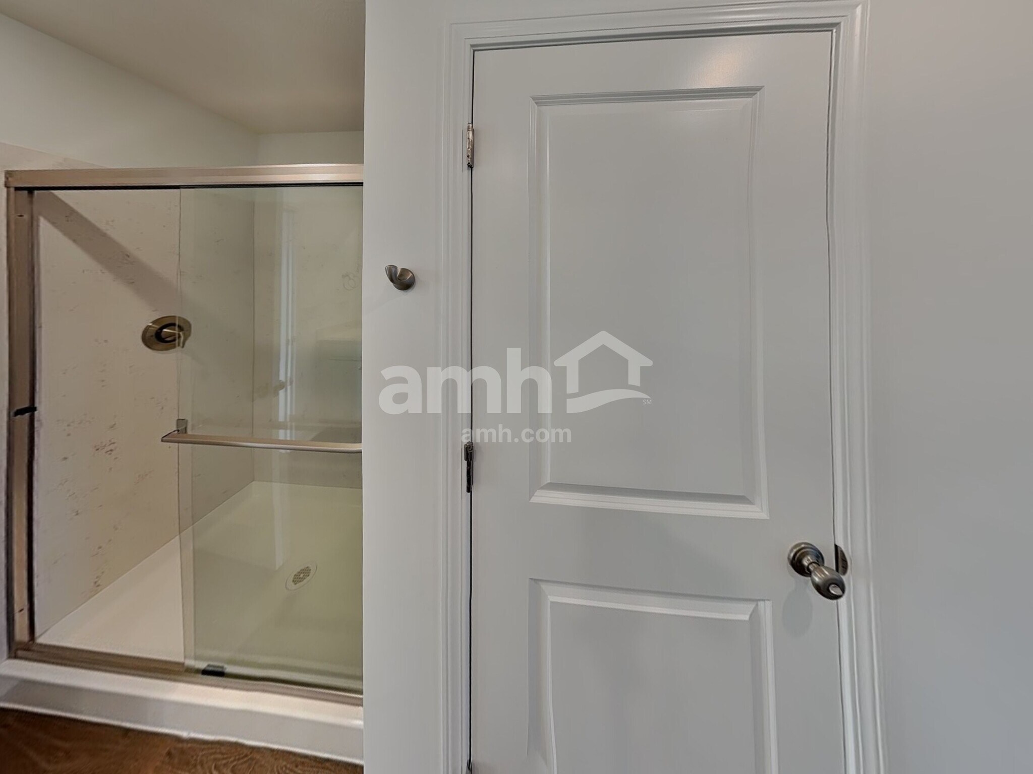 Building Photo - 9127 Henley Ave