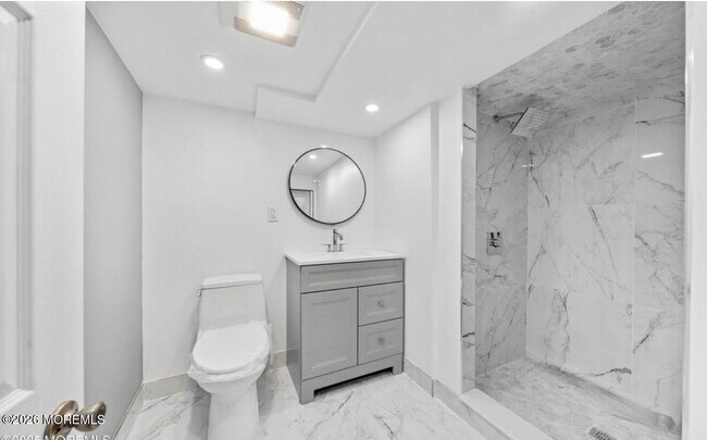 Building Photo - 146 N Bath Ave