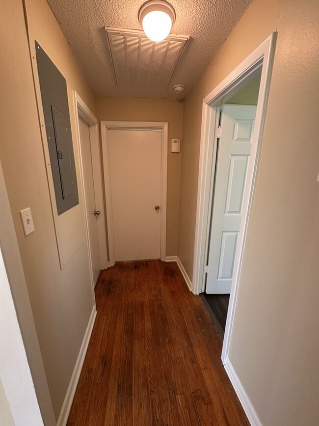 Building Photo - Bright 4BR Home with Fenced Yard, Hardwood Floors & Garage on Rankin St