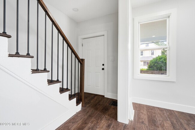 Building Photo - 236 Seaview Ave