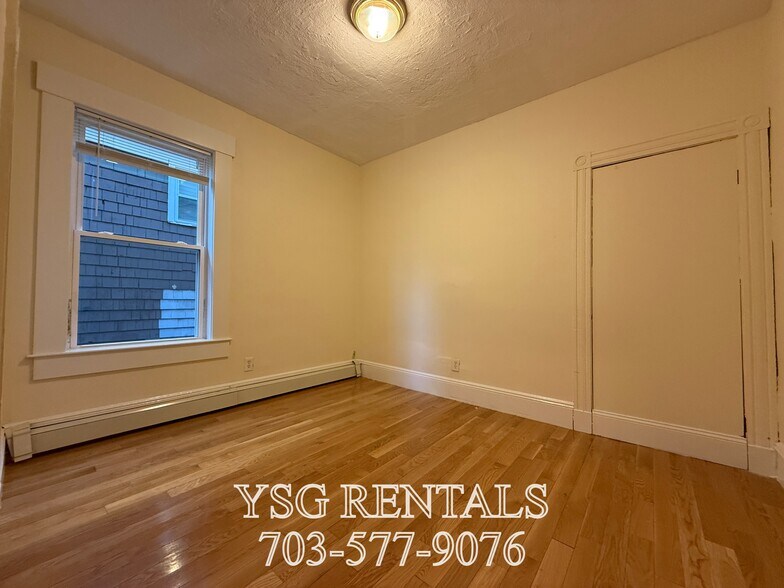 Building Photo - 34 Calumet St