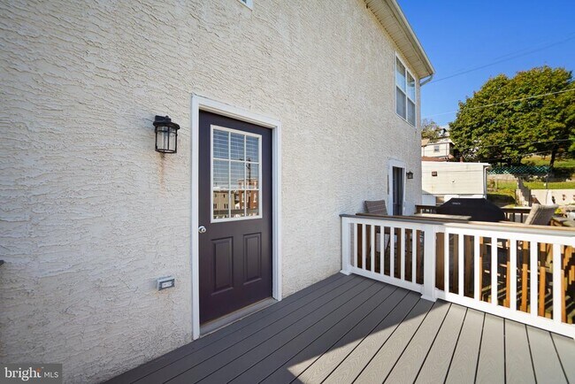 Building Photo - 24 Merion Ave