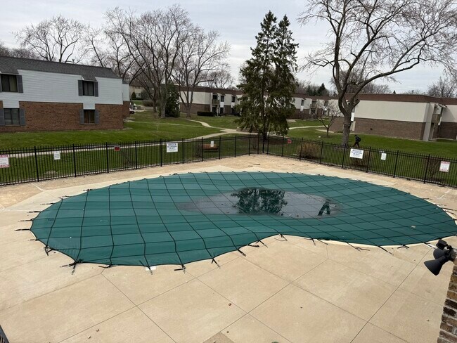 Building Photo - 420 74th St