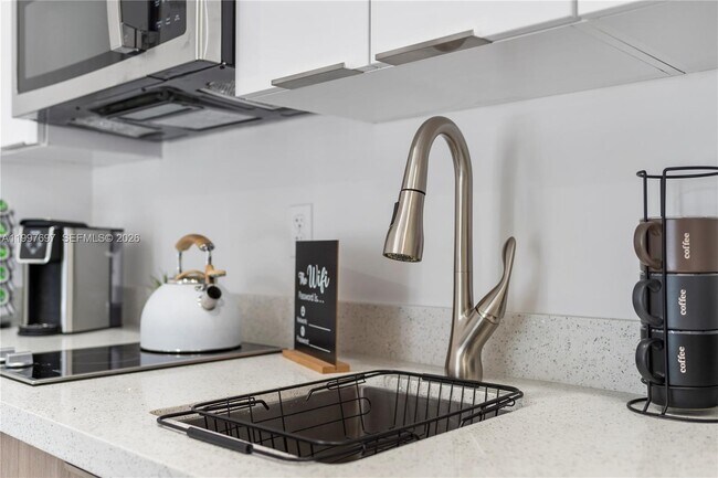 Building Photo - 136 NW 26th St