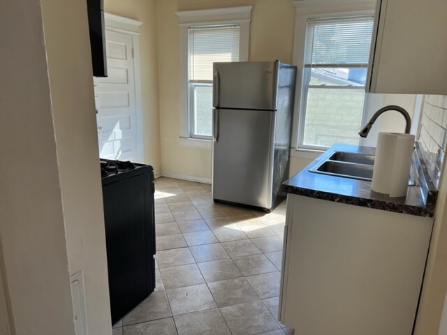 Building Photo - 26-28-28 King St