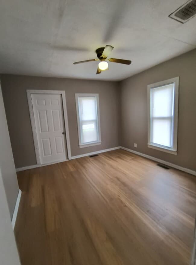 Building Photo - 3bd 1ba House