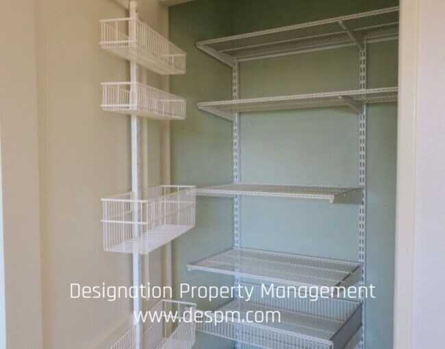 Building Photo - 156 S Oak Knoll Ave