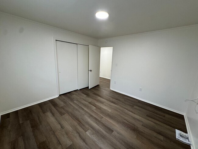 Building Photo - Commanche Dr Duplex