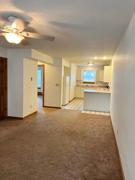 Building Photo - 1929 Victory St