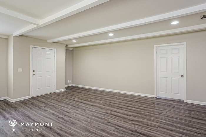 Building Photo - 1342 Springdale Dr