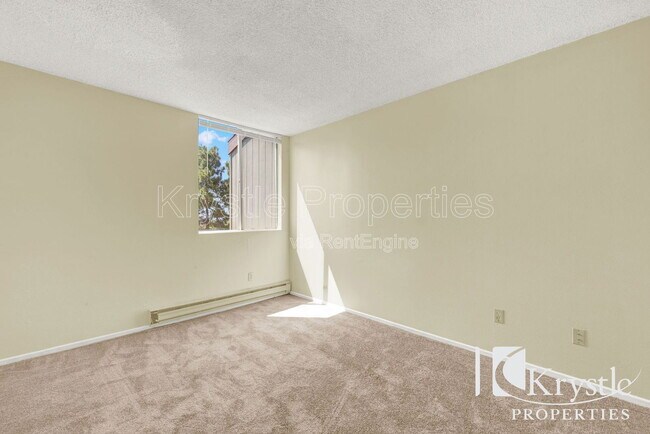 Building Photo - 1333 N Camino Alto