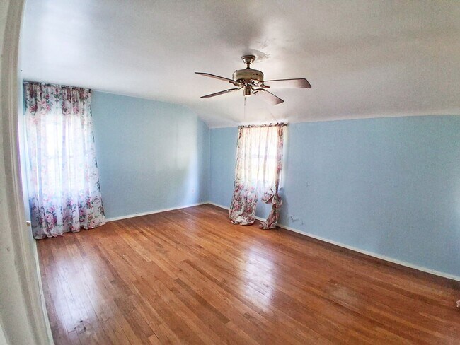 Building Photo - 3 BED 2 BATH BEAUTIFUL SINGLE FAMILY HOME