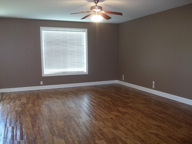 Living Room - 612 Quence Dr