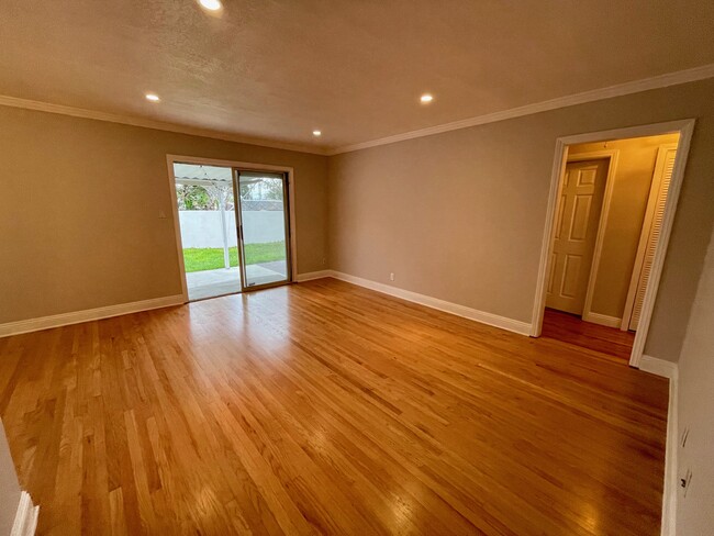 Building Photo - 3651 W 147th St