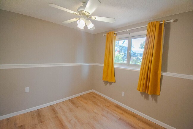 Building Photo - Spacious 2BR Twin Home with In-Unit Laundry