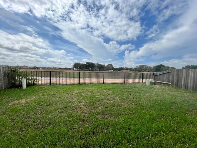 Building Photo - For Lease | 4 Bed, 3.5 Bath | 3,044 Sq Ft ...
