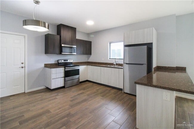 Building Photo - 8 Fuerte Ave