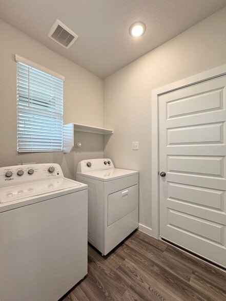 Building Photo - 14702 Emerio Dr