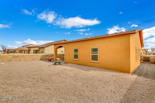Building Photo - 14677 Rockbridge