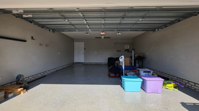 Building Photo - 588 Brushwood Dr