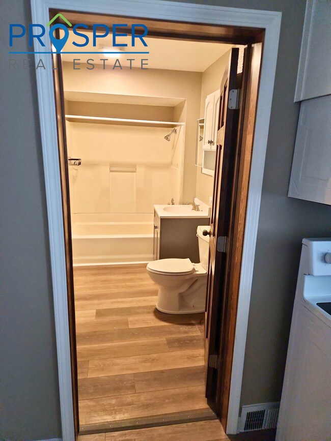 Building Photo - JA708X