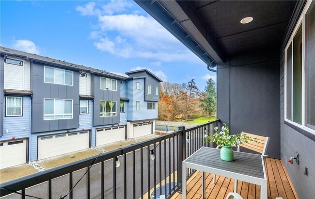 Building Photo - Modern Fully Air-Conditioned Luxury Home in Canyon Park