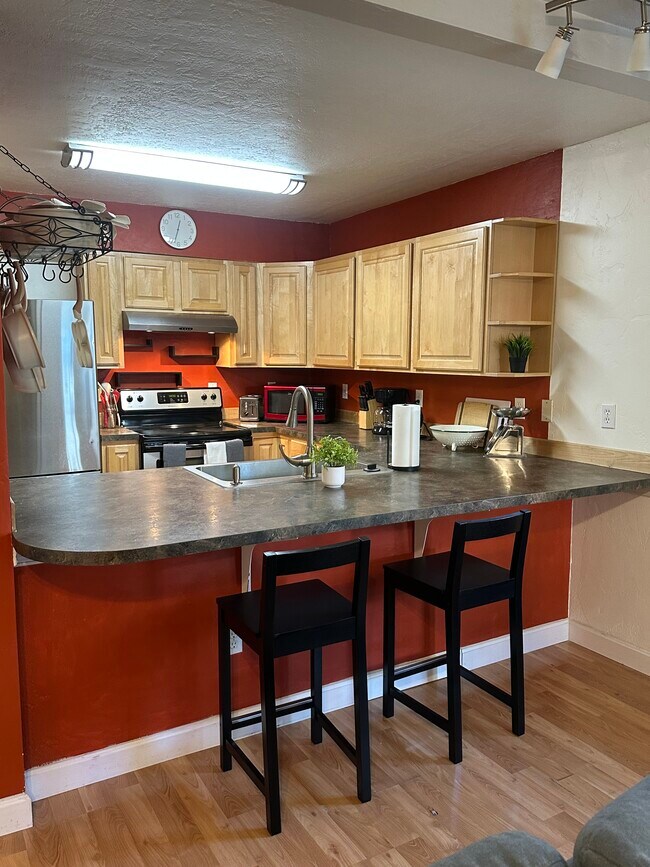 Building Photo - 328 E 15th Ave