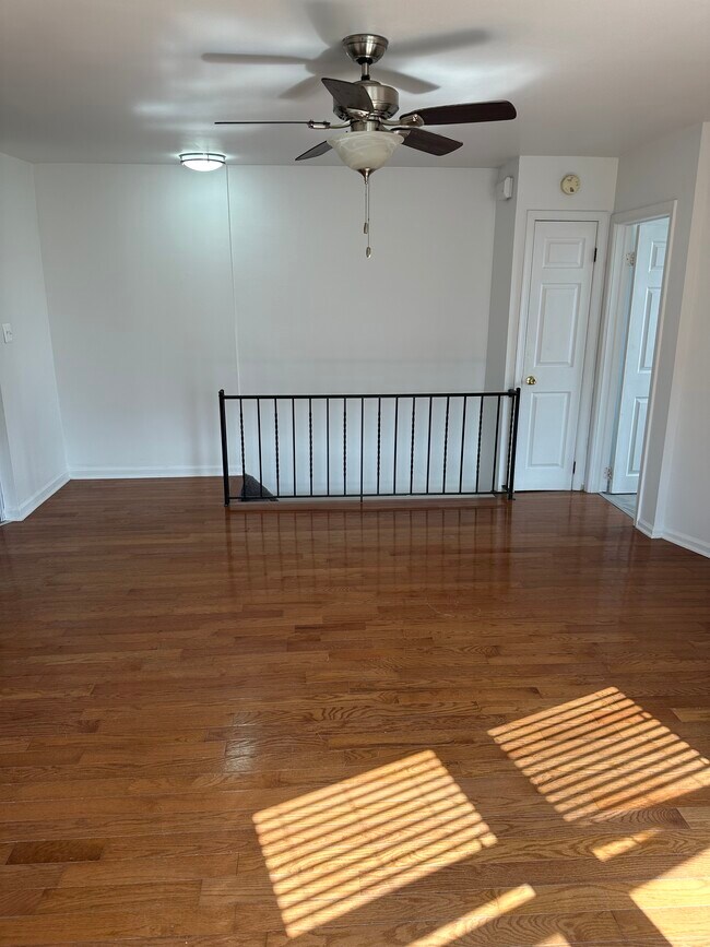 Building Photo - 909 W Moyamensing Ave