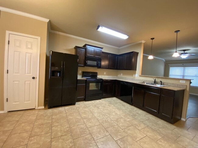 Building Photo - 2633 Chapel Creek Dr