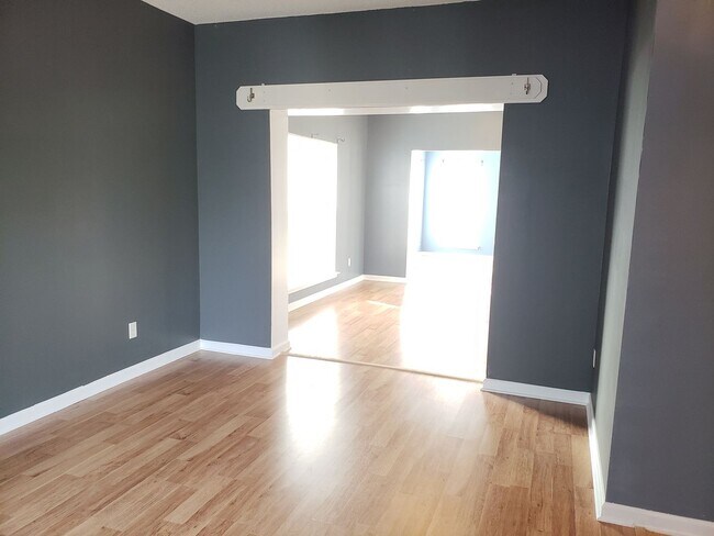 Building Photo - 1127 Fieldstone Dr